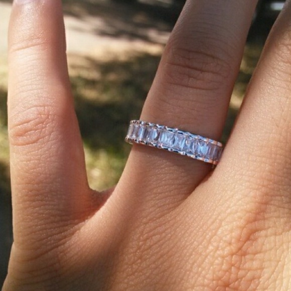 Wedding/Anniversary Ring - Picture 3 of 3